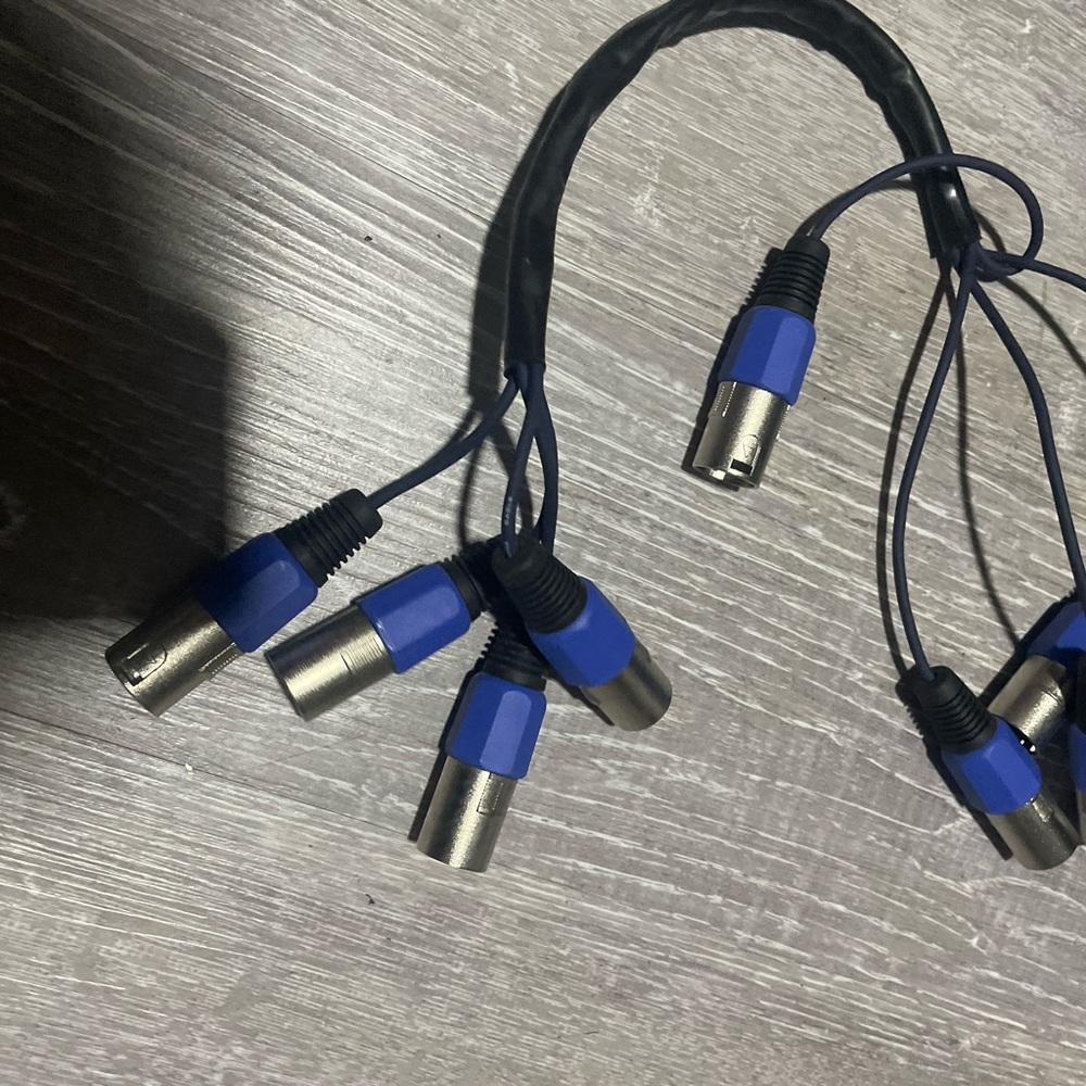 Audio adapter cord with 4 XLR male  to 4 XLR male .